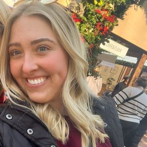 Meet your Posher, Emily